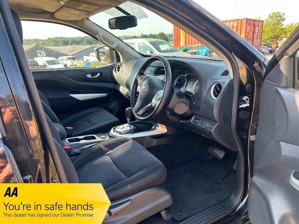 Nissan Navara Dci Tekna 4Wd Red #8