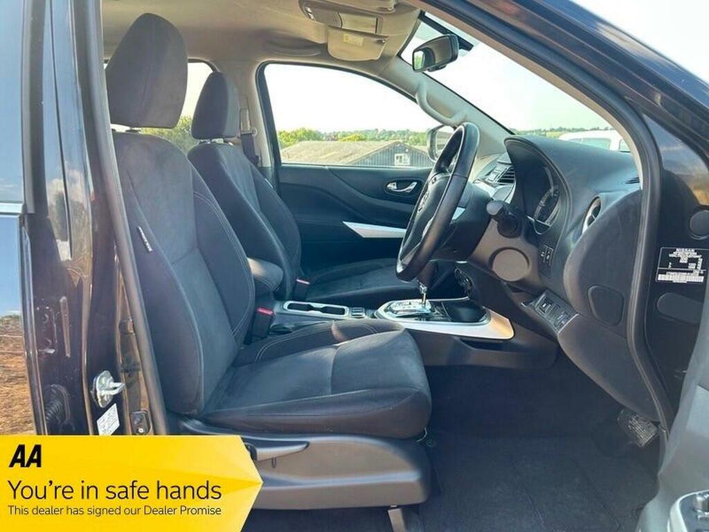Nissan Navara Dci Tekna 4Wd Red #17