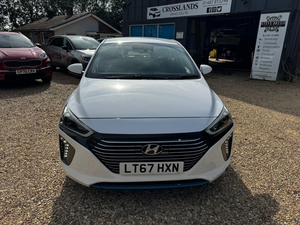 Hyundai Ioniq 1.6 Gdi Hybrid Premium Dct White #2