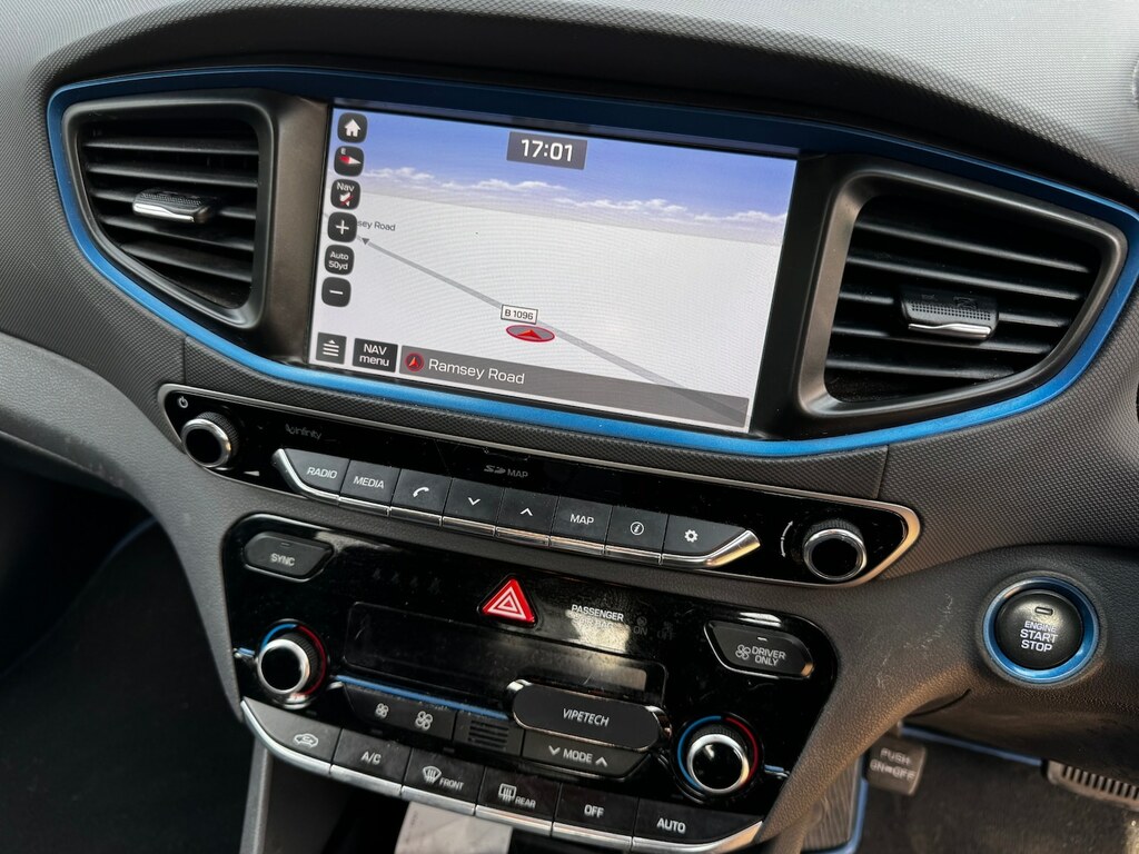 Hyundai Ioniq 1.6 Gdi Hybrid Premium Dct White #6