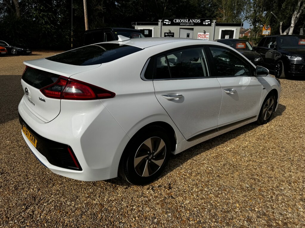 Hyundai Ioniq 1.6 Gdi Hybrid Premium Dct White #5