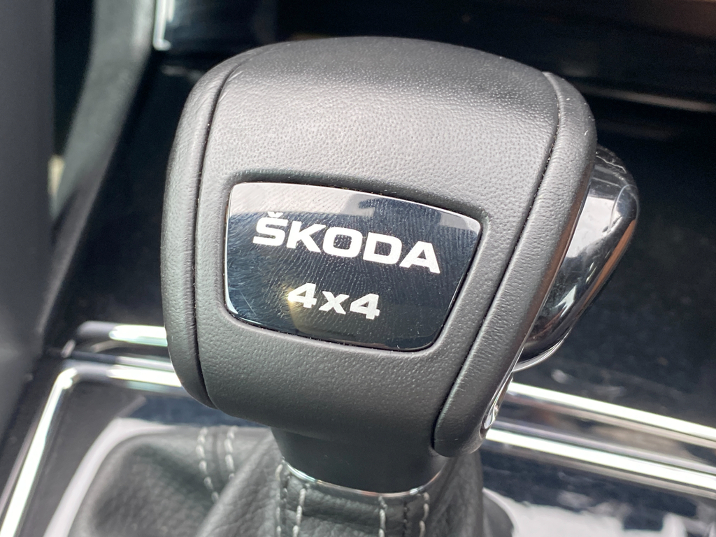 Skoda Karoq 1.0 Tsi Se Drive Suv Black #38
