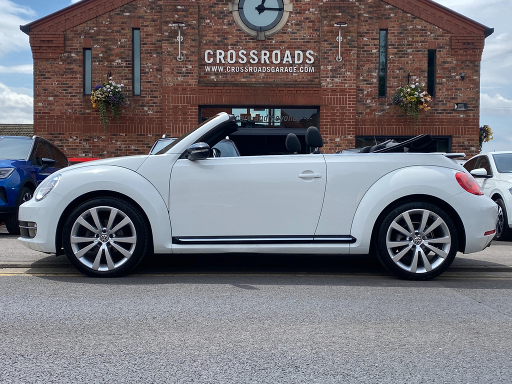 Volkswagen Beetle Convertible White #2
