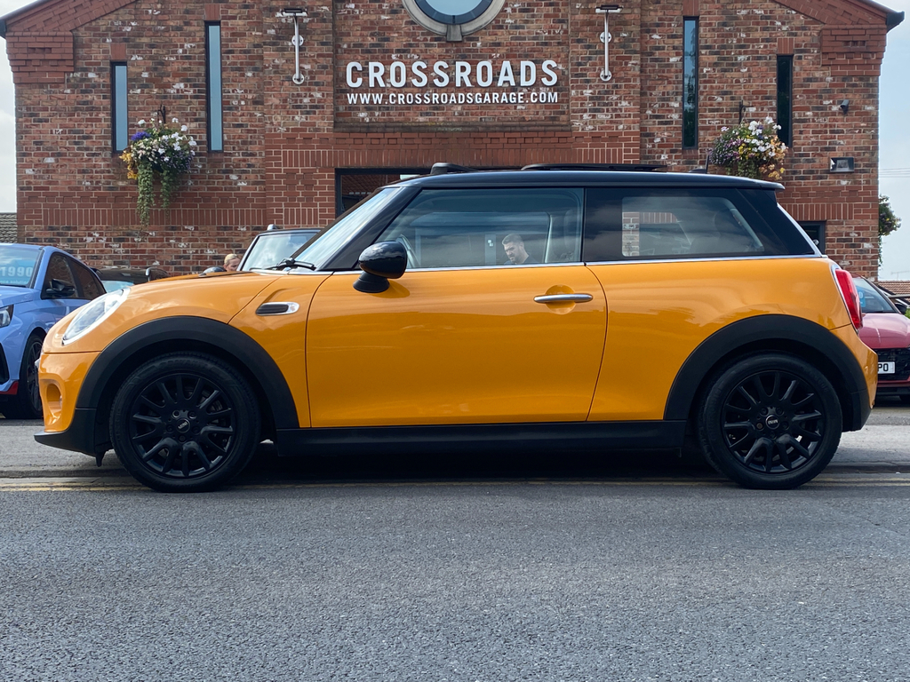 Mini Hatch - 20 Road Tax Pan Roof Chili Pack Orange #2