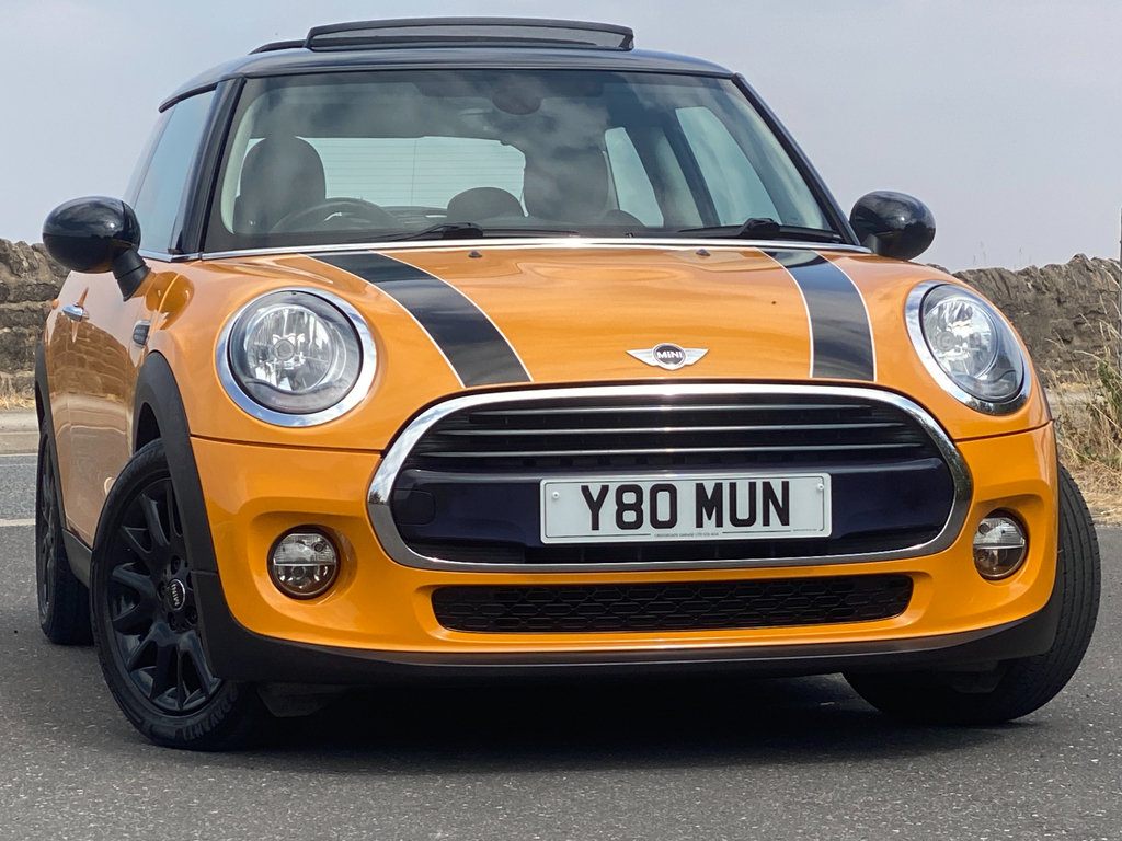 Mini Hatch - 20 Road Tax Pan Roof Chili Pack Orange