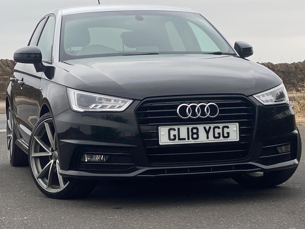 Audi A1 Sportback Tfsi S-line Black Edition S-tronic - Sat Black