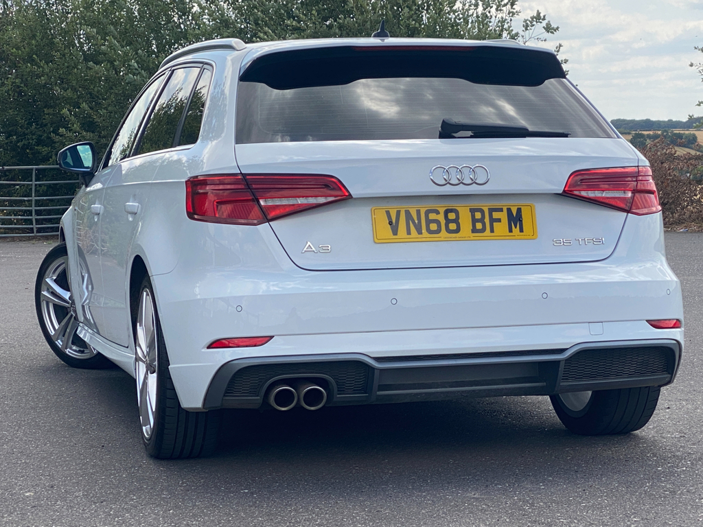 Audi A3 A3 Sportback 35 Tfsi S Line S-a VN68BFM White #3