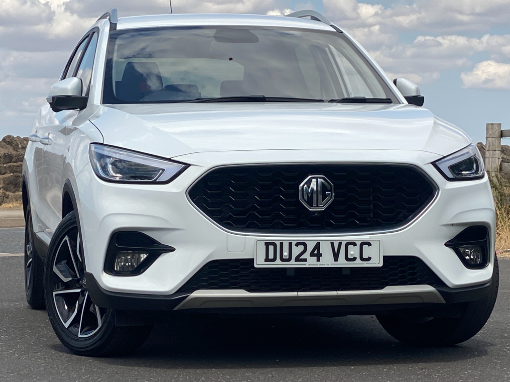 MG ZS Hatchback White
