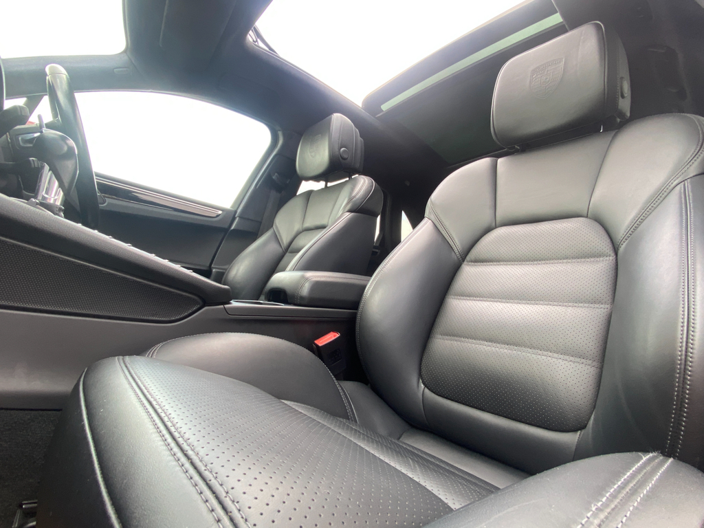 Porsche Macan Estate Red #5