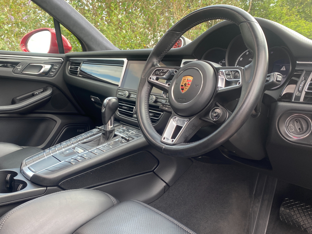 Porsche Macan Estate Red #4