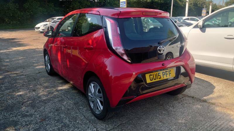 Toyota Aygo 1.0 Vvt-i X-pression - 2015 15 GU15PFF Red #3