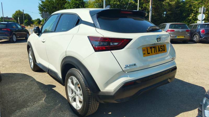 Nissan Juke 1.0 Dig-t 114 N-connecta - 2021 71 LT71ASO White #3