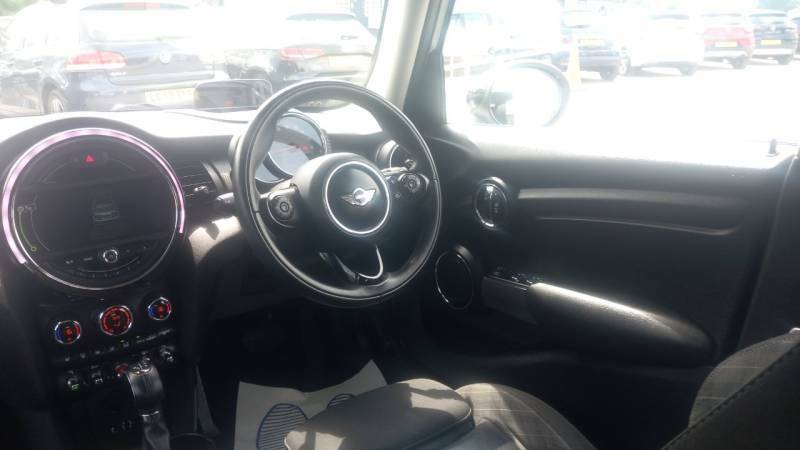 Mini Hatch 1.5 Cooper D Silver #3