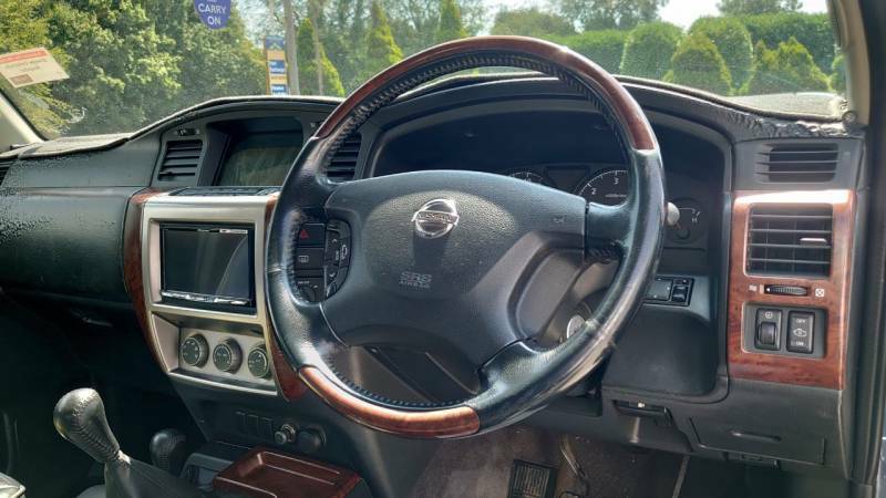 Nissan Patrol 3.0 Sve Di 159 Bhp Silver #10