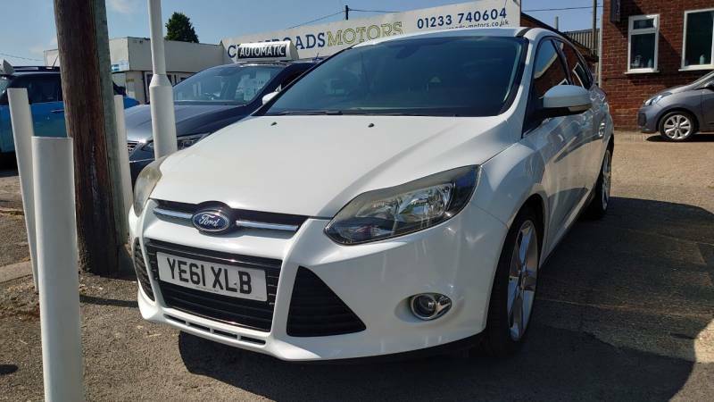 Ford Focus Focus Zetec 105 Red #4