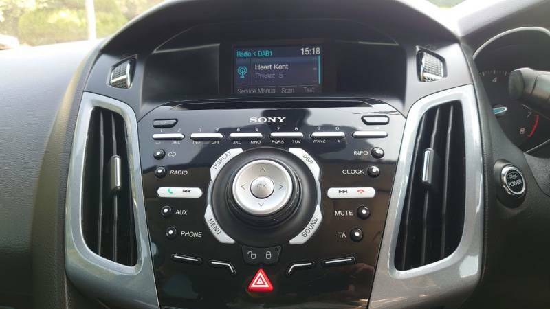 Ford Focus Focus Zetec 105 Red #15