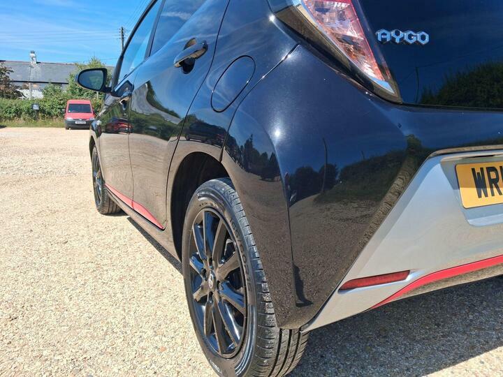 Toyota Aygo 1.0 Vvt-i X-press Euro 6 Black #5
