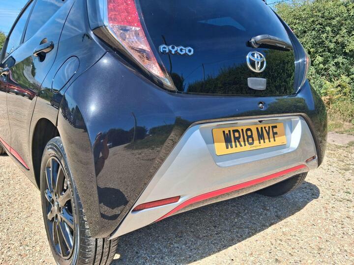 Toyota Aygo 1.0 Vvt-i X-press Euro 6 Black #4