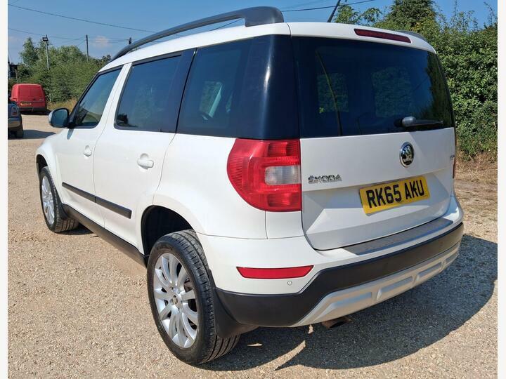 Skoda Yeti 1.2 Tsi Se Outdoor Dsg Euro 6 Ss White #2