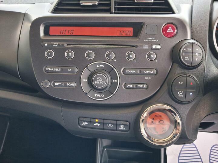 Honda Jazz 1.4 I-vtec Ex Silver #27