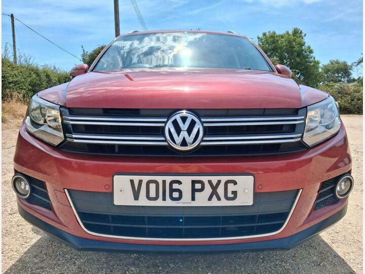 Volkswagen Tiguan 2.0 Tdi Bluemotion Tech Match Edition 4Wd Euro 6 Red