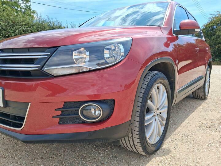Volkswagen Tiguan 2.0 Tdi Bluemotion Tech Match Edition 4Wd Euro 6 Red #2