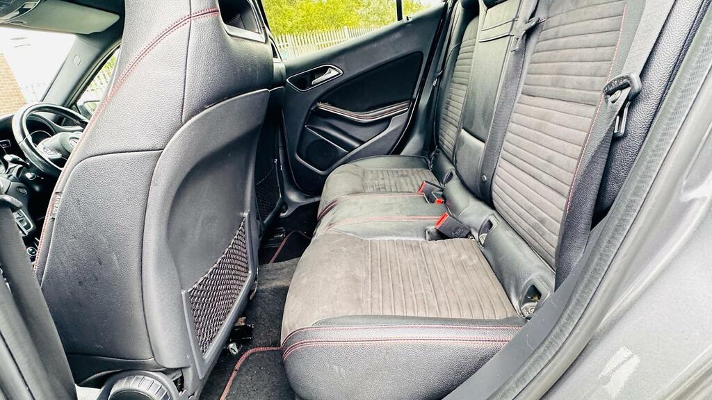 Mercedes-Benz GLA Class 2.1 Gla200 Cdi Sport Premium 136 Bhp Aut Silver #23