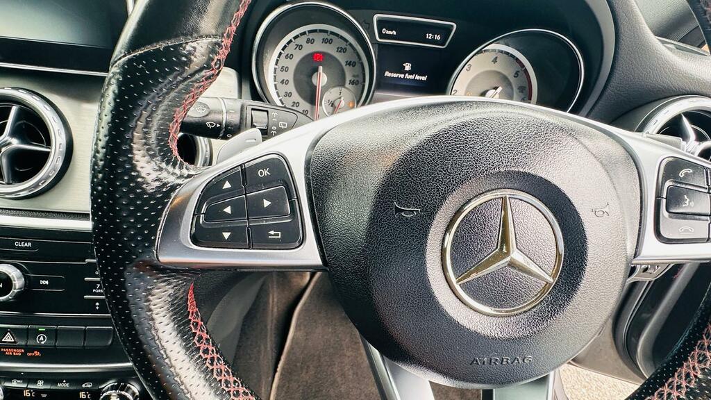 Mercedes-Benz GLA Class 2.1 Gla200 Cdi Sport Premium 136 Bhp Aut Silver #29