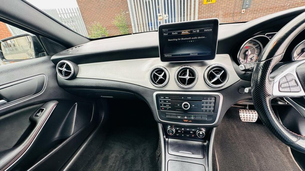 Mercedes-Benz GLA Class 2.1 Gla200 Cdi Sport Premium 136 Bhp Aut Silver #20