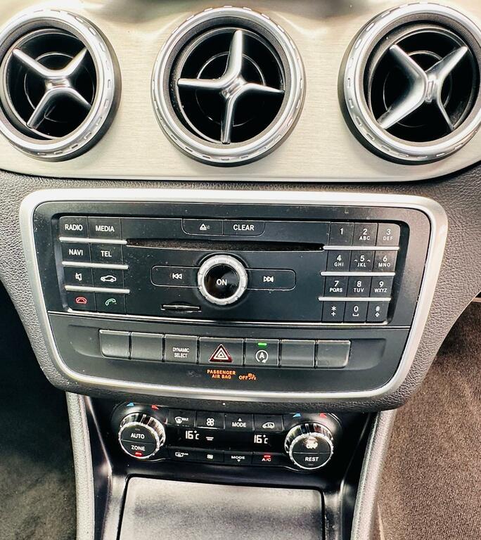 Mercedes-Benz GLA Class 2.1 Gla200 Cdi Sport Premium 136 Bhp Aut Silver #42
