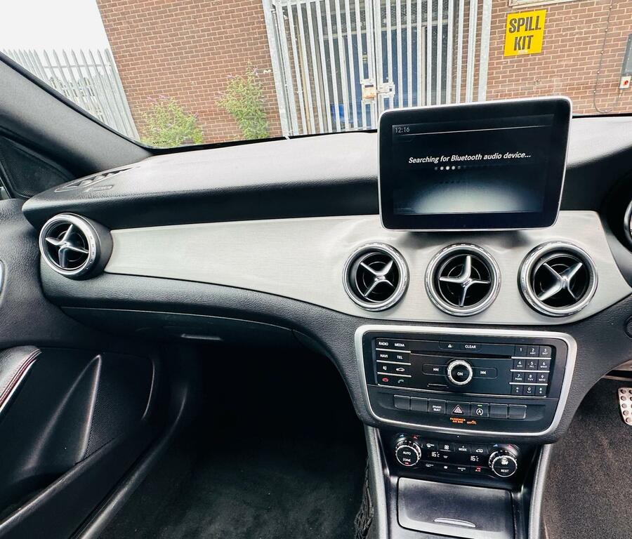 Mercedes-Benz GLA Class 2.1 Gla200 Cdi Sport Premium 136 Bhp Aut Silver #18