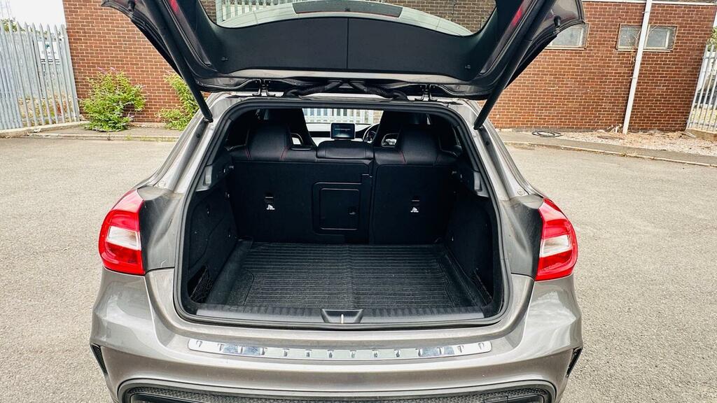 Mercedes-Benz GLA Class 2.1 Gla200 Cdi Sport Premium 136 Bhp Aut Silver #38