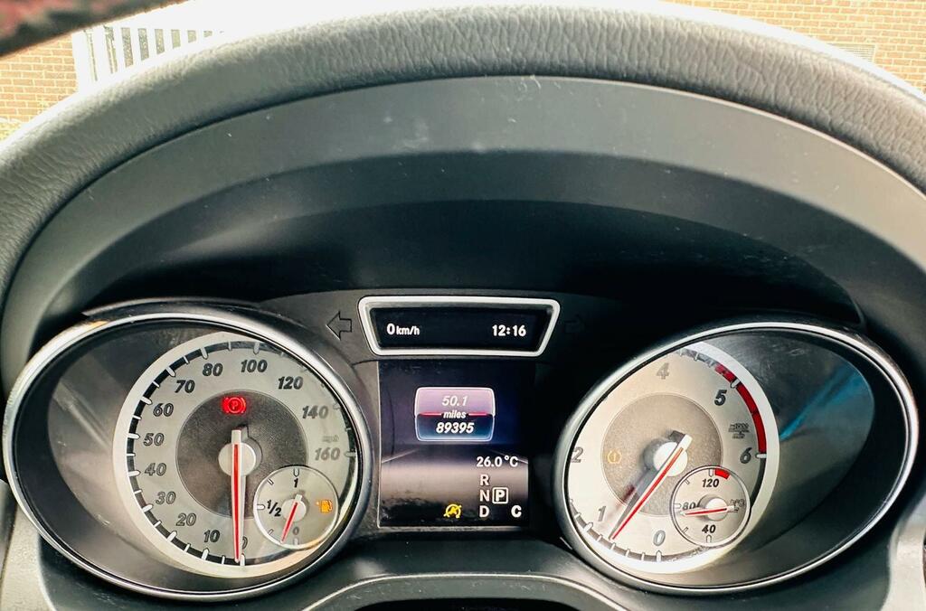 Mercedes-Benz GLA Class 2.1 Gla200 Cdi Sport Premium 136 Bhp Aut Silver #37