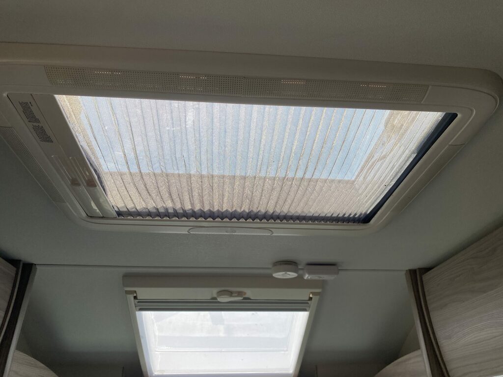 Peugeot Elddis Majestic 255 Silver #31