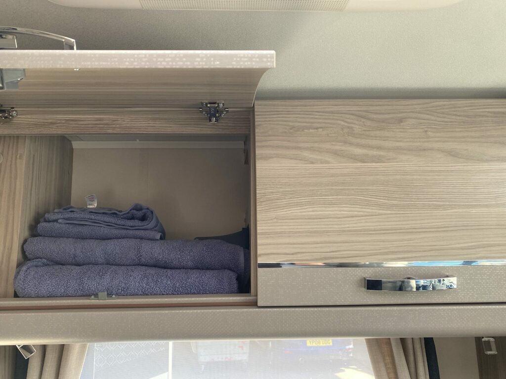 Peugeot Elddis Majestic 255 Silver #39
