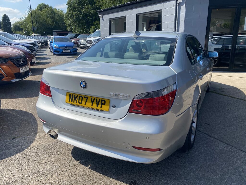 BMW 5 Series 520D Se Black #9