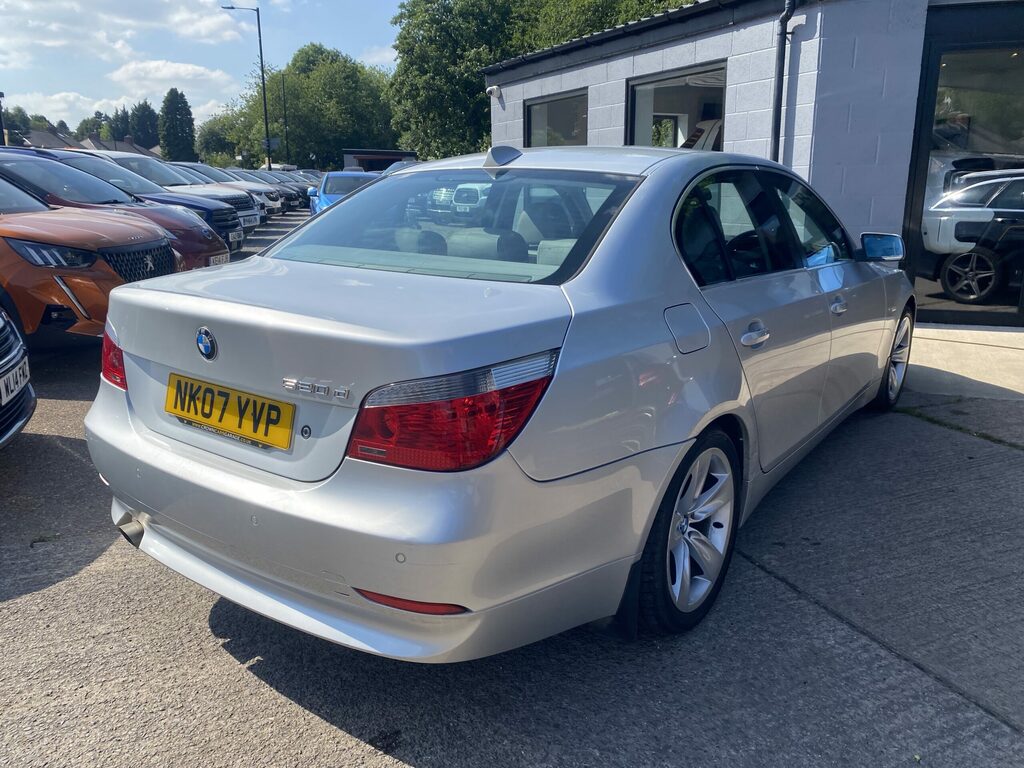 BMW 5 Series 520D Se Black #10