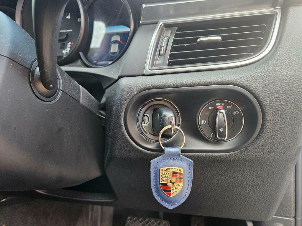 Porsche Macan 2018 2.0 Pdk 242 Bhp Black #22