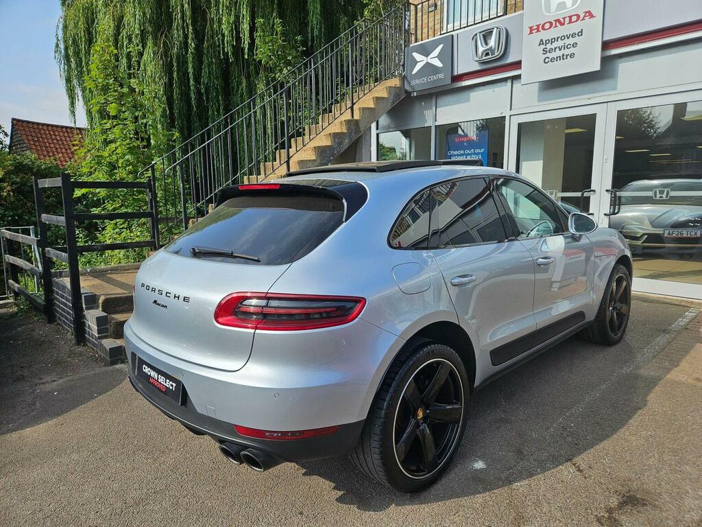 Porsche Macan 2018 2.0 Pdk 242 Bhp Black #11
