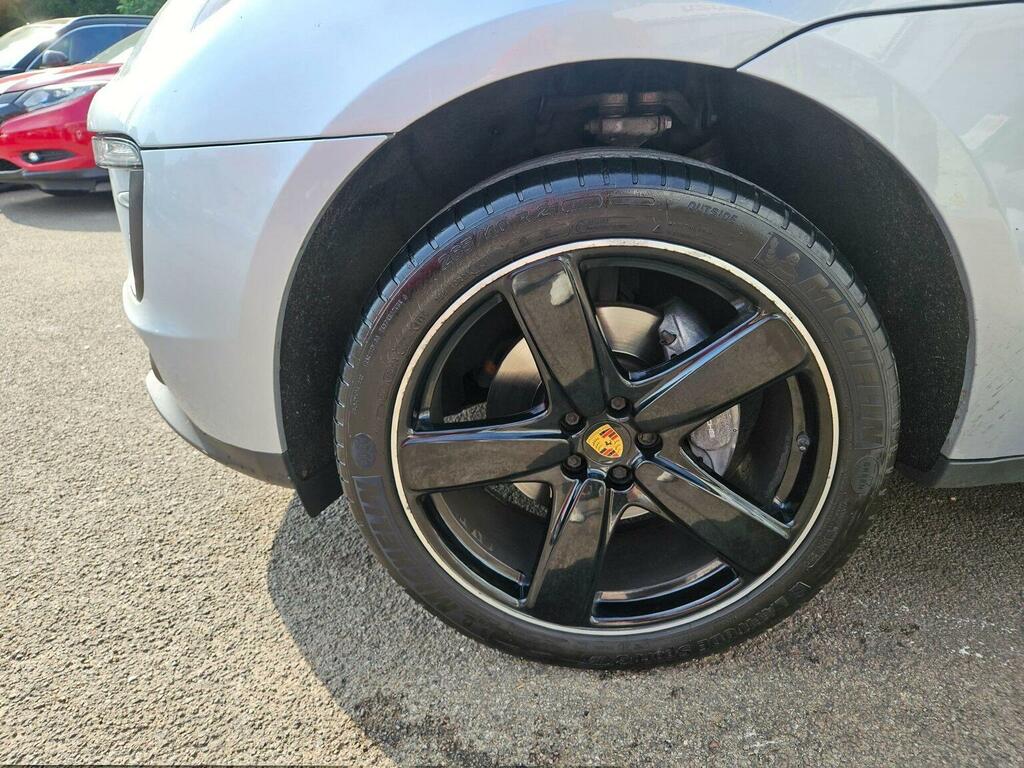Porsche Macan 2018 2.0 Pdk 242 Bhp Black #26