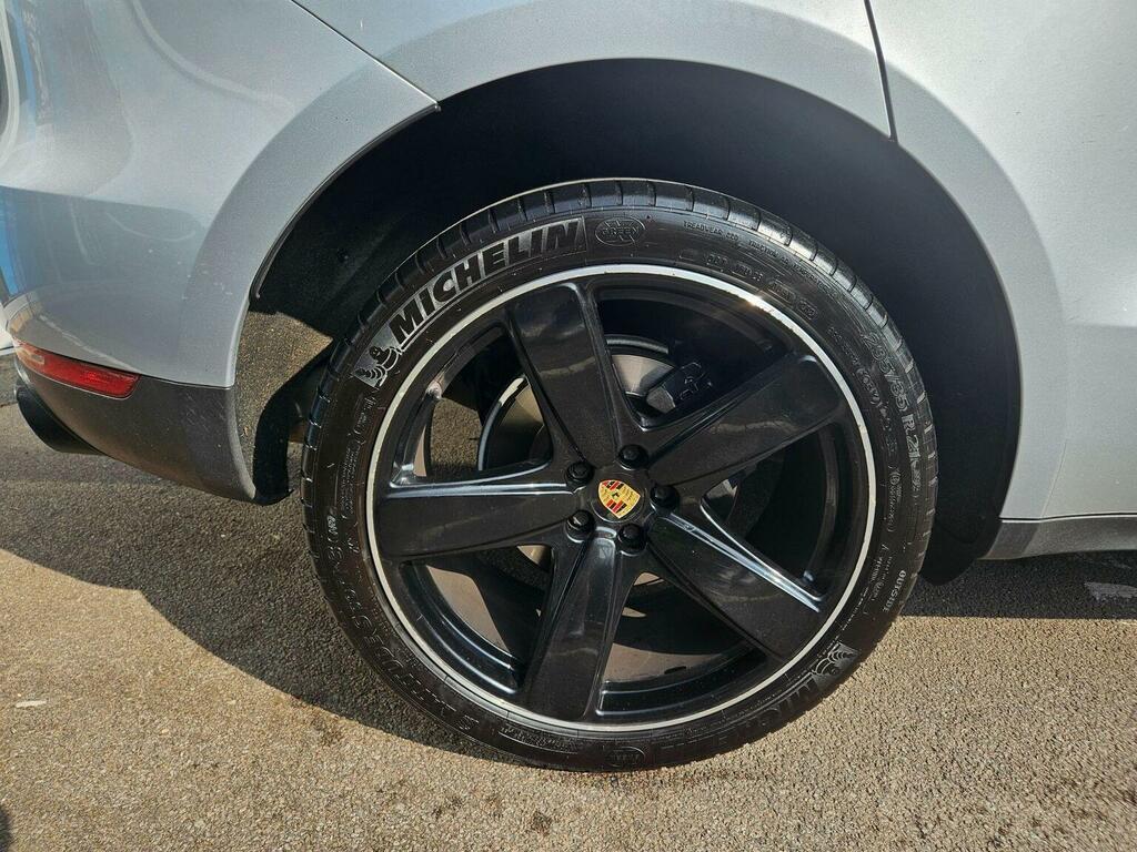 Porsche Macan 2018 2.0 Pdk 242 Bhp Black #24