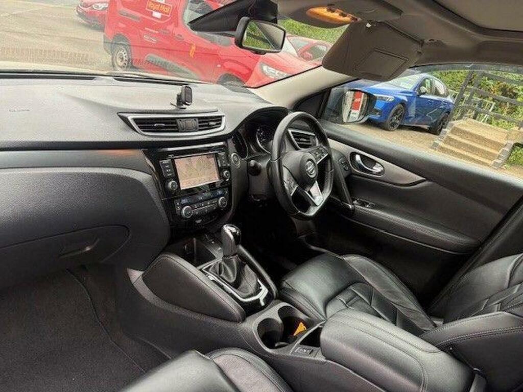 Nissan Qashqai Hatchback #21