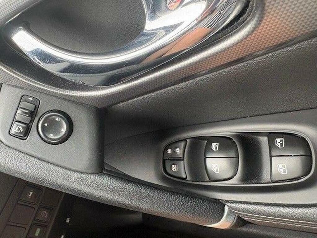 Nissan Qashqai Hatchback #15