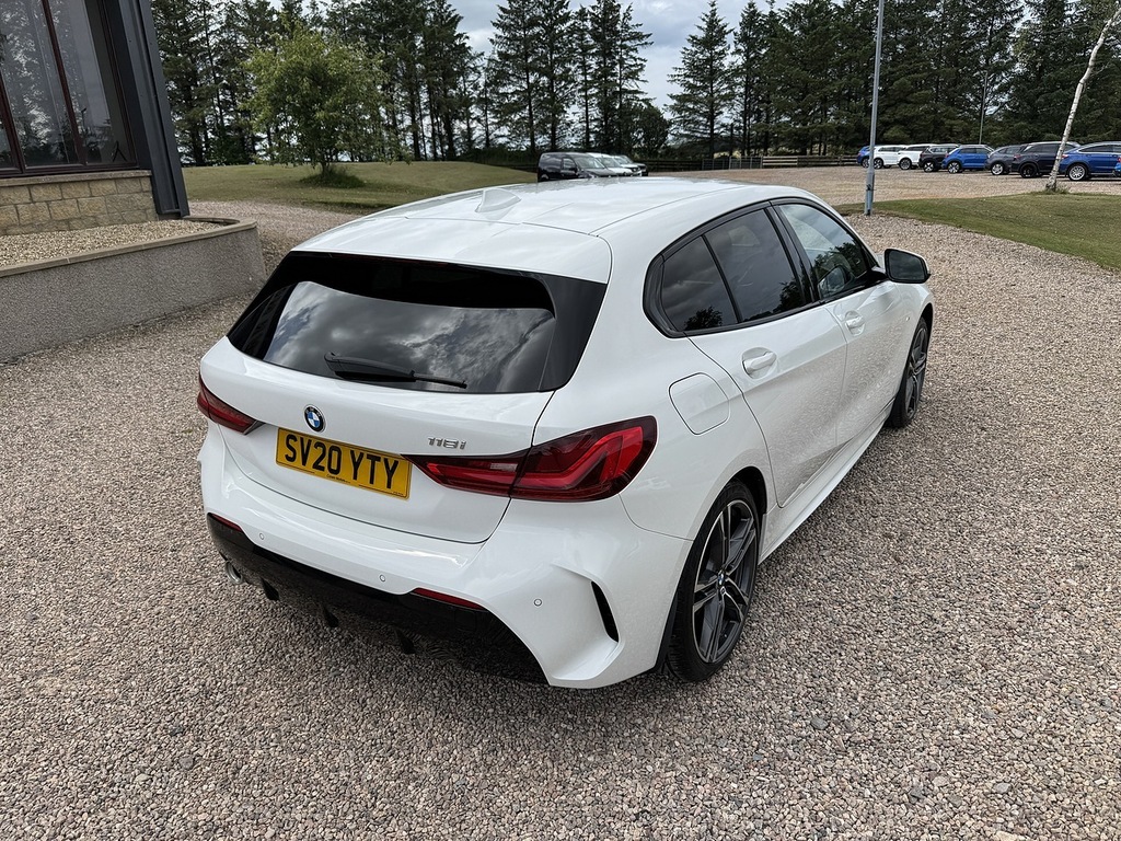 BMW 1 Series Hatchback SV20YTY White #5