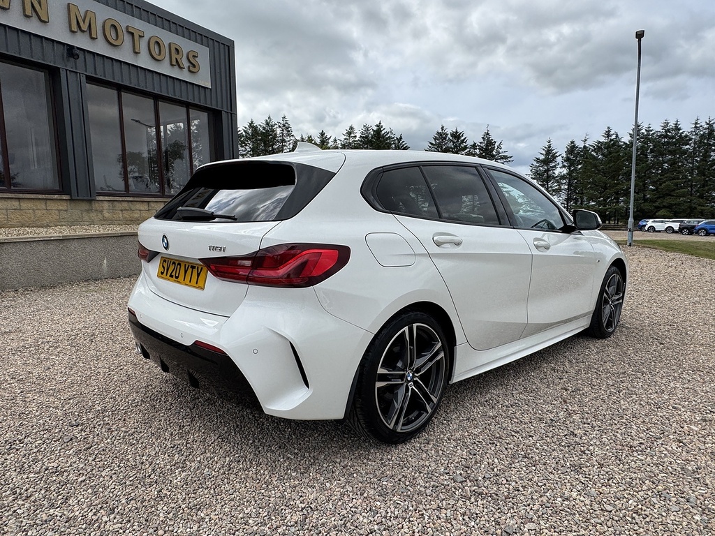 BMW 1 Series Hatchback SV20YTY White #4