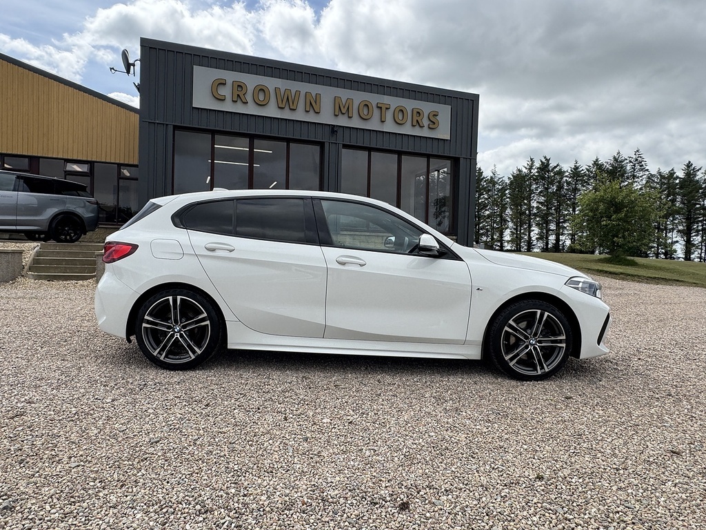 BMW 1 Series Hatchback SV20YTY White #3