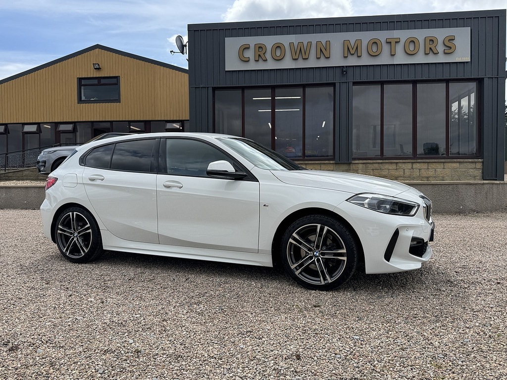 BMW 1 Series Hatchback SV20YTY White