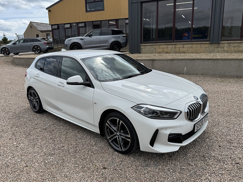 BMW 1 Series Hatchback SV20YTY White #2