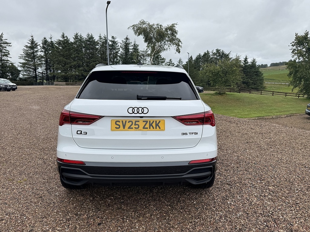 Audi Q3 Suv SV25ZKK White #5