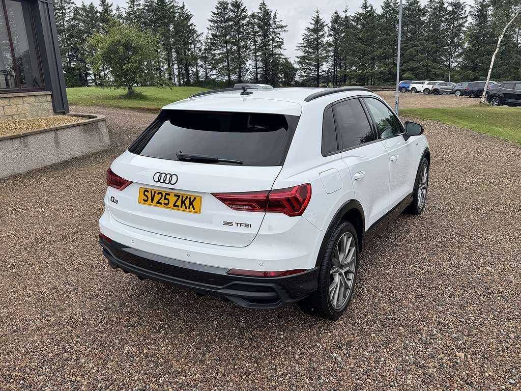 Audi Q3 Suv SV25ZKK White #4